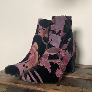 Steve Madden black floral velvet booties
